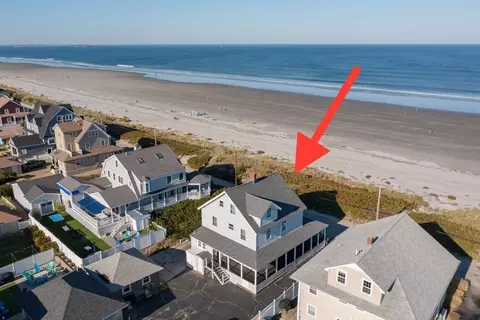 69 Beach Ave, Hull, MA 02045