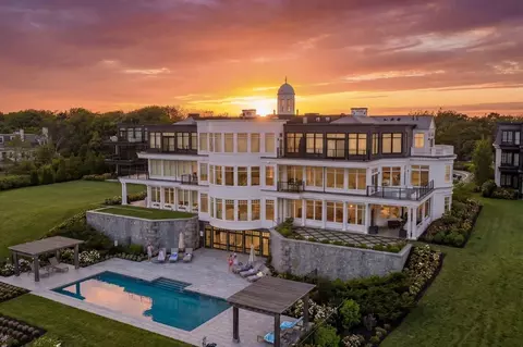 35 Littles Point Rd #S201, Swampscott, MA 01907