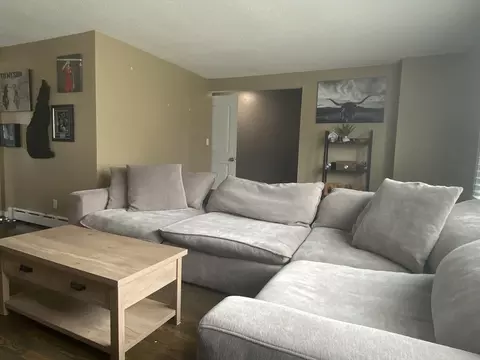 Living - 86 Peekskill Ave, Springfield, MA 01129 photo 2 of 2