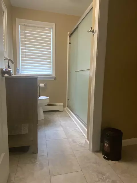 Bath - 86 Peekskill Ave, Springfield, MA 01129 photo 1 of 1