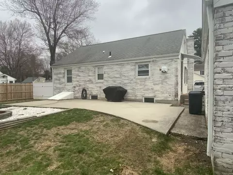 Exterior - 86 Peekskill Ave, Springfield, MA 01129 photo 3 of 6