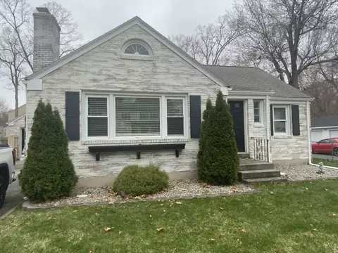 86 Peekskill Ave, Springfield, MA 01129