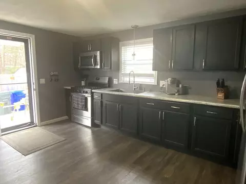 Kitchen - 86 Peekskill Ave, Springfield, MA 01129 photo 2 of 4