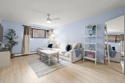 400 Savin Hill Ave #6, Boston, MA 02125