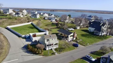 3 Skytop Rd, Ipswich, MA 01938