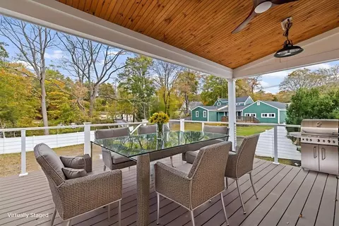 Exterior - 7 Lewis Ct, Hingham, MA 02043 photo 2 of 7