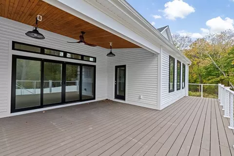 Exterior - 7 Lewis Ct, Hingham, MA 02043 photo 5 of 7