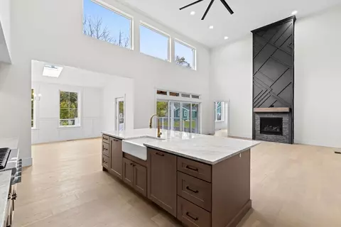 Kitchen - 7 Lewis Ct, Hingham, MA 02043 photo 2 of 4