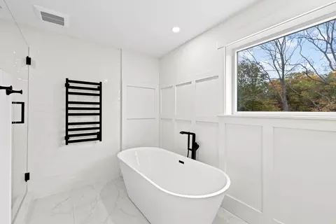 Bath - 7 Lewis Ct, Hingham, MA 02043 photo 2 of 2