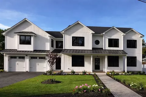 7 Lewis Ct, Hingham, MA 02043