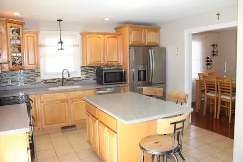 2026 Parker St, Springfield, MA 01128 photo 6