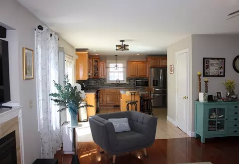 2026 Parker St, Springfield, MA 01128 photo 9