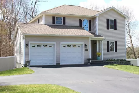 2026 Parker St, Springfield, MA 01128 photo 3