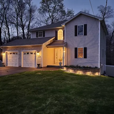2026 Parker St, Springfield, MA 01128 photo 4