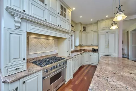 170 Central Ave, Needham, MA 02494 photo 11