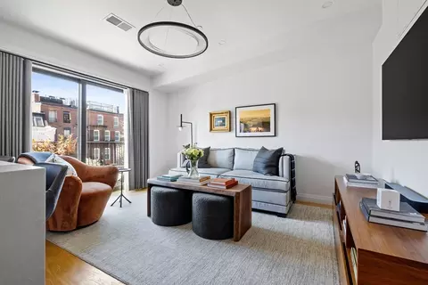 130 W Newton St #3, Boston, MA 02118