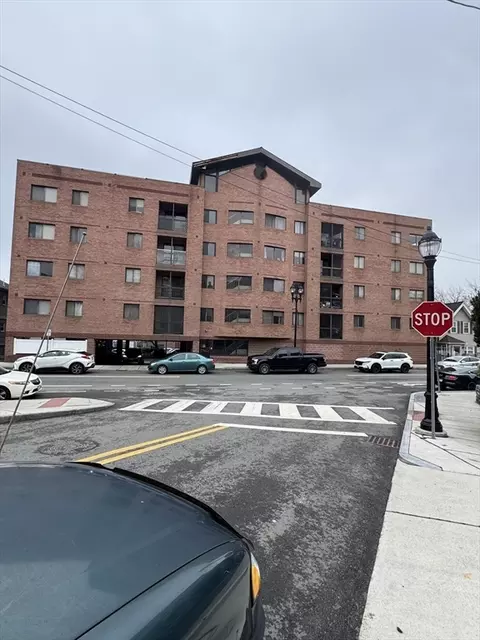 205 Ferry St #408, Everett, MA 02149