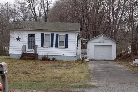 492 5 Tremont St, Taunton, MA 02780