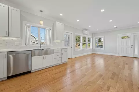 Living - 140 Main St #B, Upton, MA 01568 photo 4 of 5
