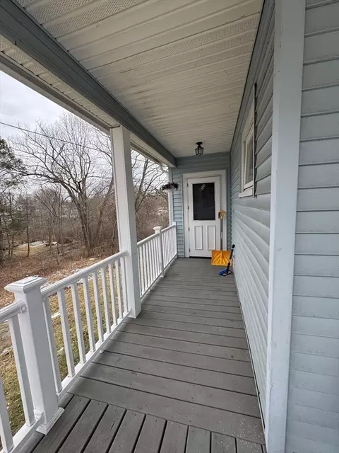99 Clover St, Worcester, MA 01603 photo 4