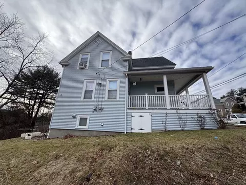 99 Clover St, Worcester, MA 01603 photo 2