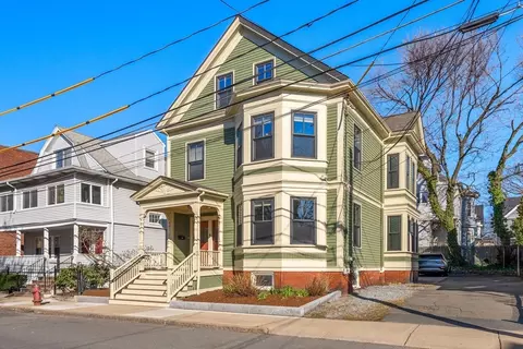 8 Franklin St, Somerville, MA 02145