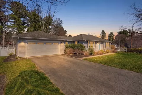 Exterior - 131 Carpenter Rd, Walpole, MA 02081 photo 6 of 7