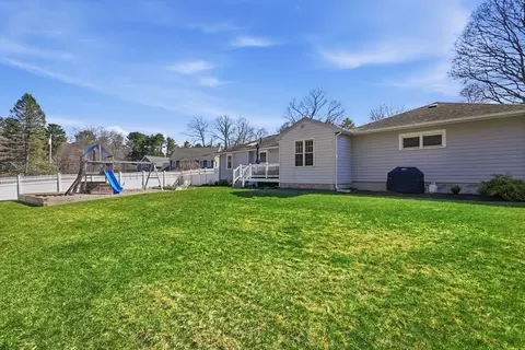Exterior - 131 Carpenter Rd, Walpole, MA 02081 photo 5 of 7