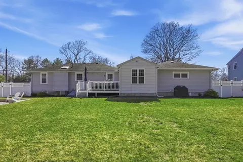 Exterior - 131 Carpenter Rd, Walpole, MA 02081 photo 4 of 7