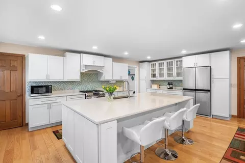 17 Garfield St, Marblehead, MA 01945 photo 11
