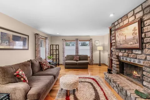 17 Garfield St, Marblehead, MA 01945 photo 9