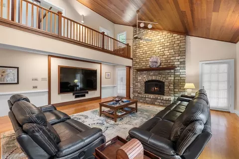 17 Garfield St, Marblehead, MA 01945 photo 6