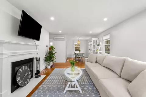 Living - 2 Girdler Rd, Marblehead, MA 01945 photo 1 of 2