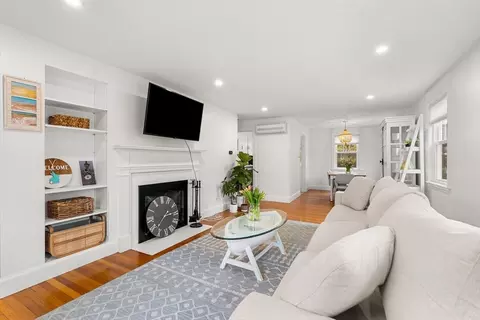Living - 2 Girdler Rd, Marblehead, MA 01945 photo 2 of 2