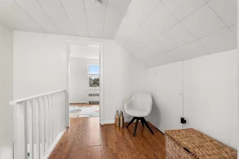 Entry Way - 2 Girdler Rd, Marblehead, MA 01945 photo 1 of 2