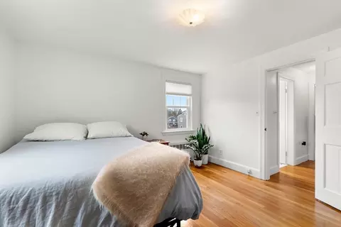 Bedroom - 2 Girdler Rd, Marblehead, MA 01945 photo 2 of 6
