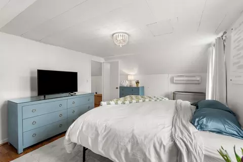 Bedroom - 2 Girdler Rd, Marblehead, MA 01945 photo 4 of 6