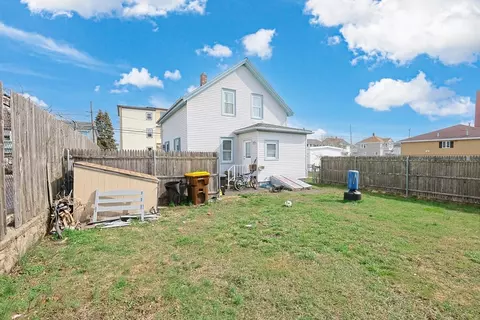 Exterior - 31 Russell St, Fall River, MA 02721 photo 1 of 2