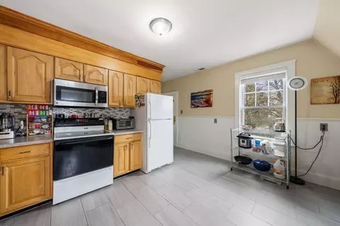 Kitchen - 4 Alden St #3, Danvers, MA 01923 photo 4 of 5