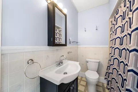Bath - 4 Alden St #3, Danvers, MA 01923 photo 1 of 2