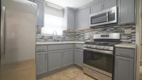 78 Mayfair Ave, Springfield, MA 01104 photo 7