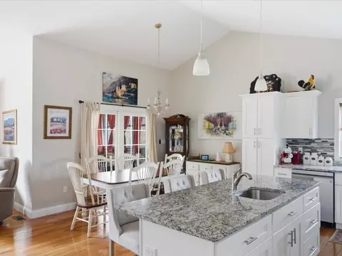 67 Ling St, Fall River, MA 02720 photo 12