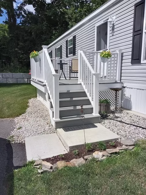 4 Jordan Way, Pepperell, MA 01463