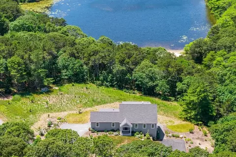410 Blueberry Pond Dr, Brewster, MA 02631