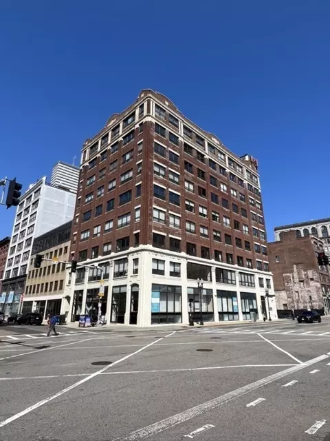 210 Lincoln St #304, Boston, MA 02111