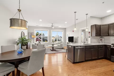 2 Mariners Way #310, Plymouth, MA 02360