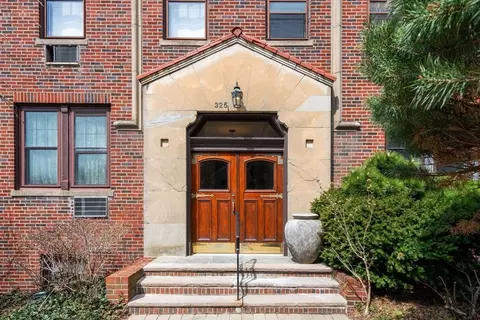 325 Tappan St #6, Brookline, MA 02445