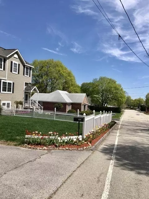 167 Orient St, Worcester, MA 01604 photo 4