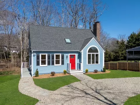 21 Pearl Ln, Teaticket, MA 02536
