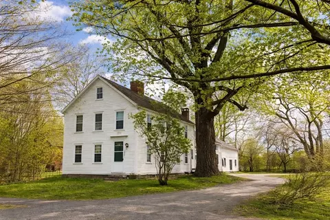 130 West St, Hadley, MA 01035